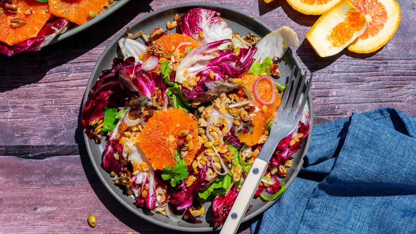 Salad with radicchio and oranges.