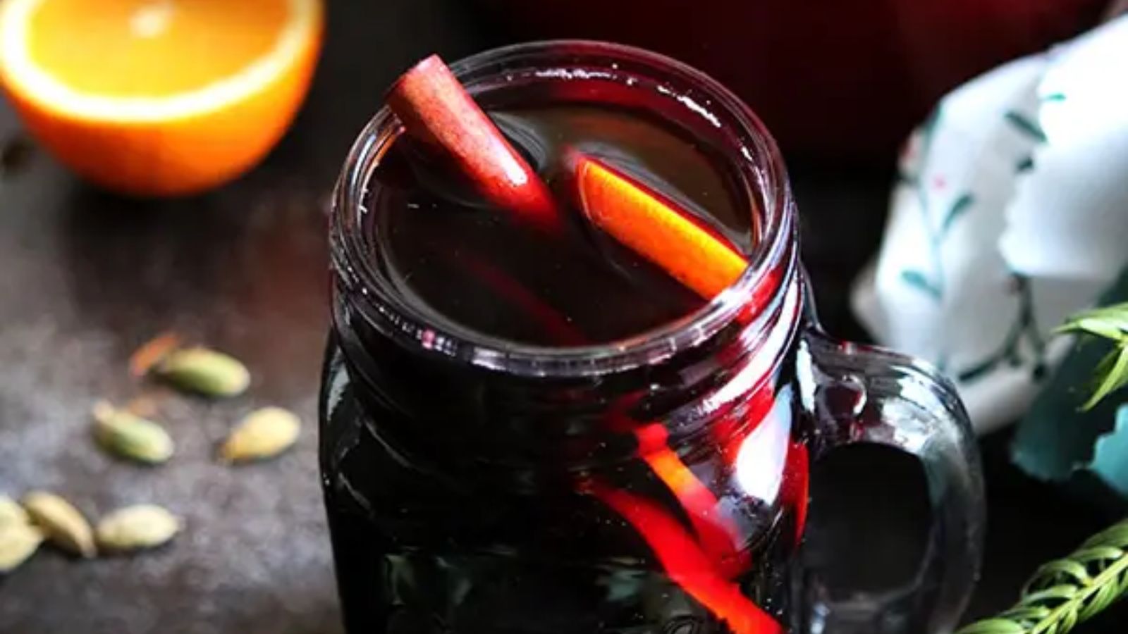 Mulled wine in a glass.