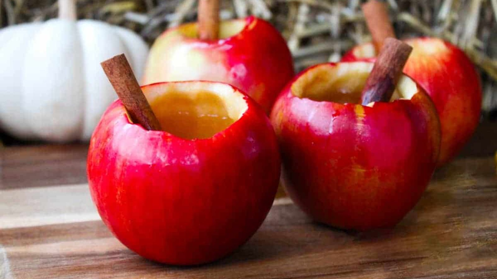 Cocktail in four apples.