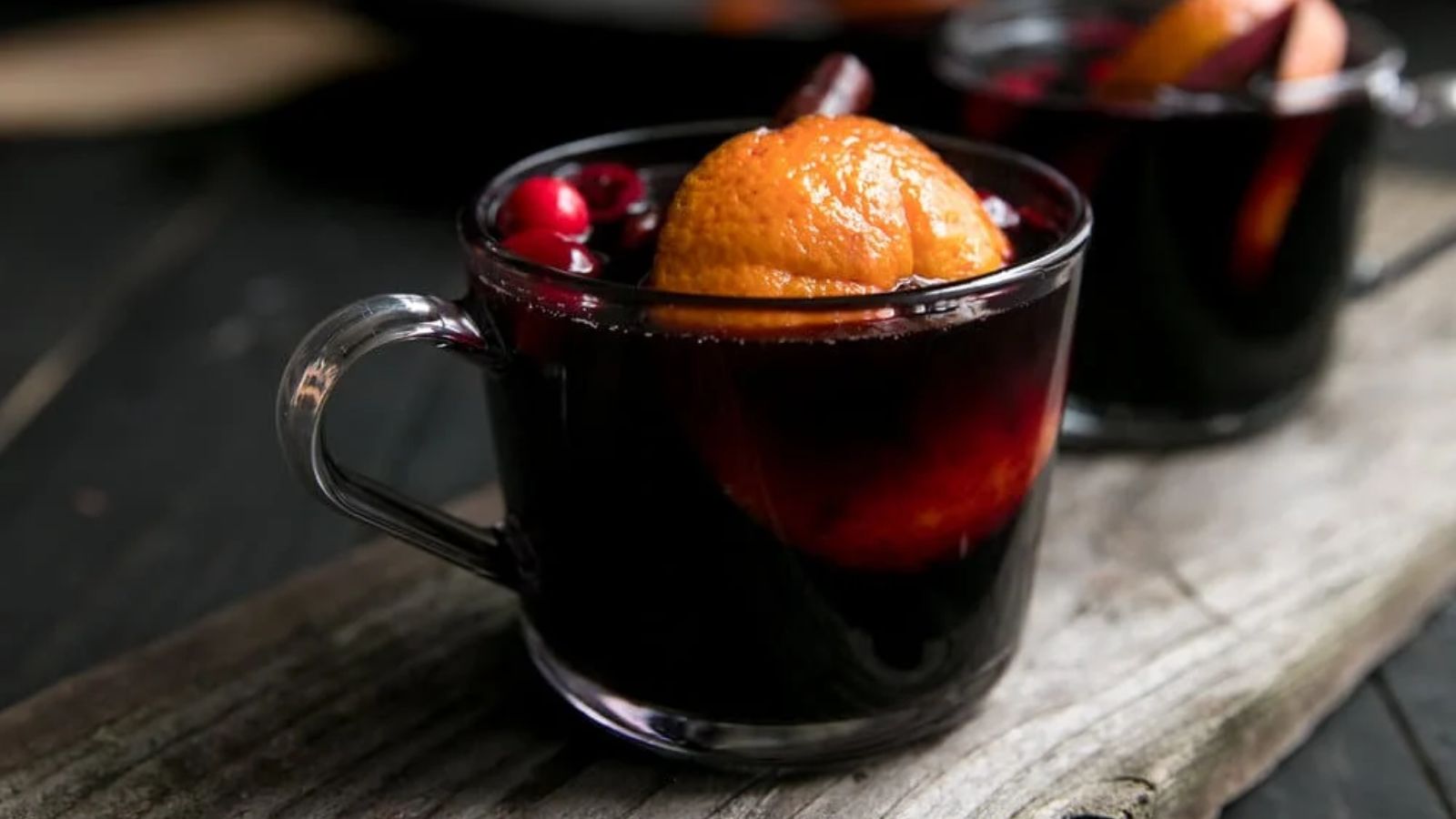 Mulled wine in a glass.