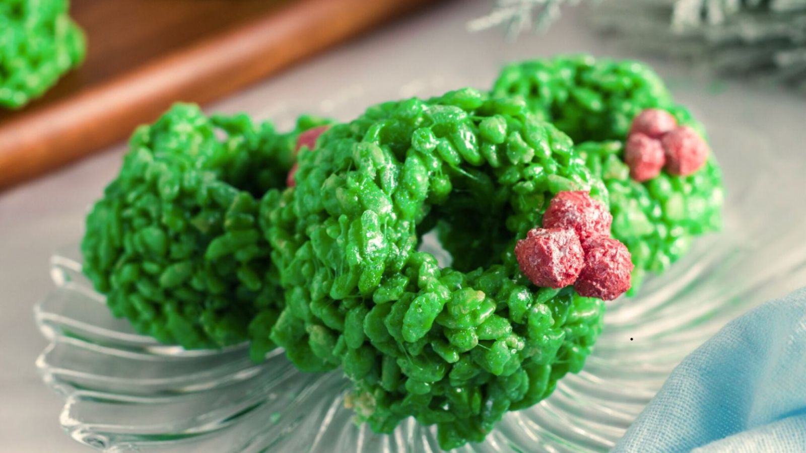 Rice krispies wreath on a plate.