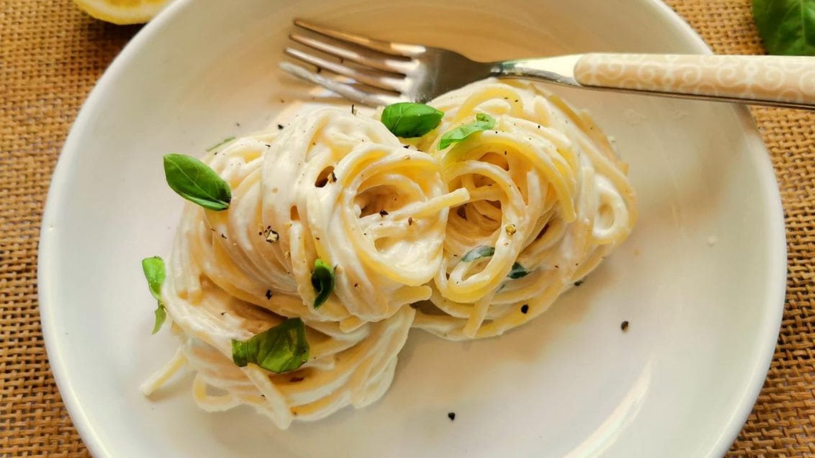 Ricotta pasta on a plate.