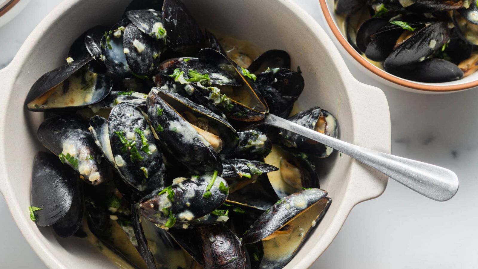 Mussels in a bowl.