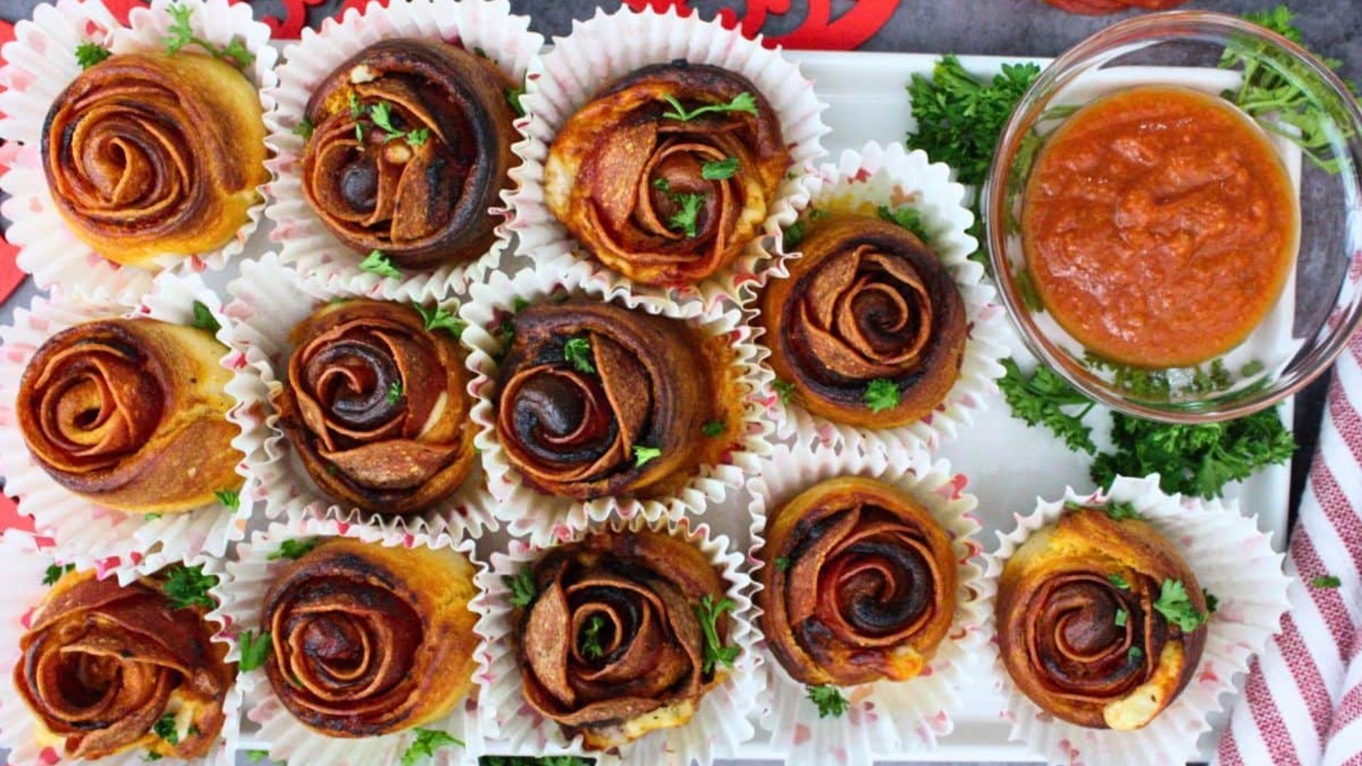 Pizza roses with dip.