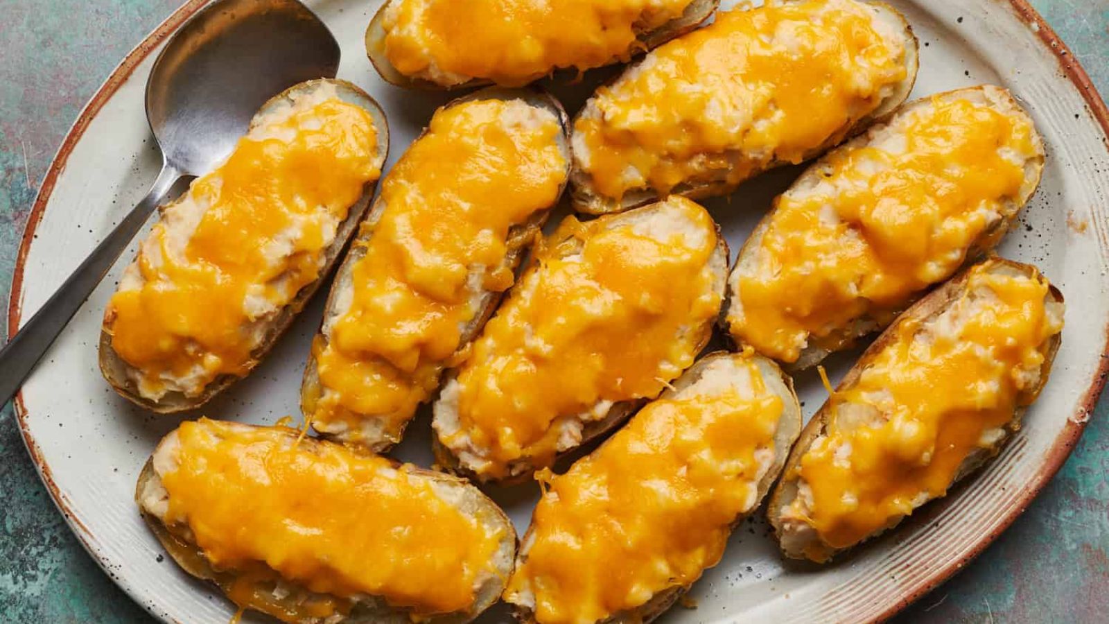 Baked potatoes with tuna.