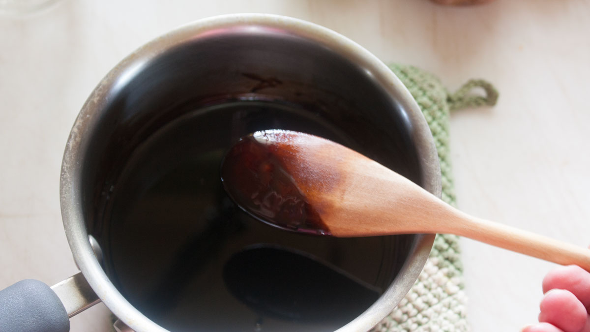 Thickened sauce in the saucepan.