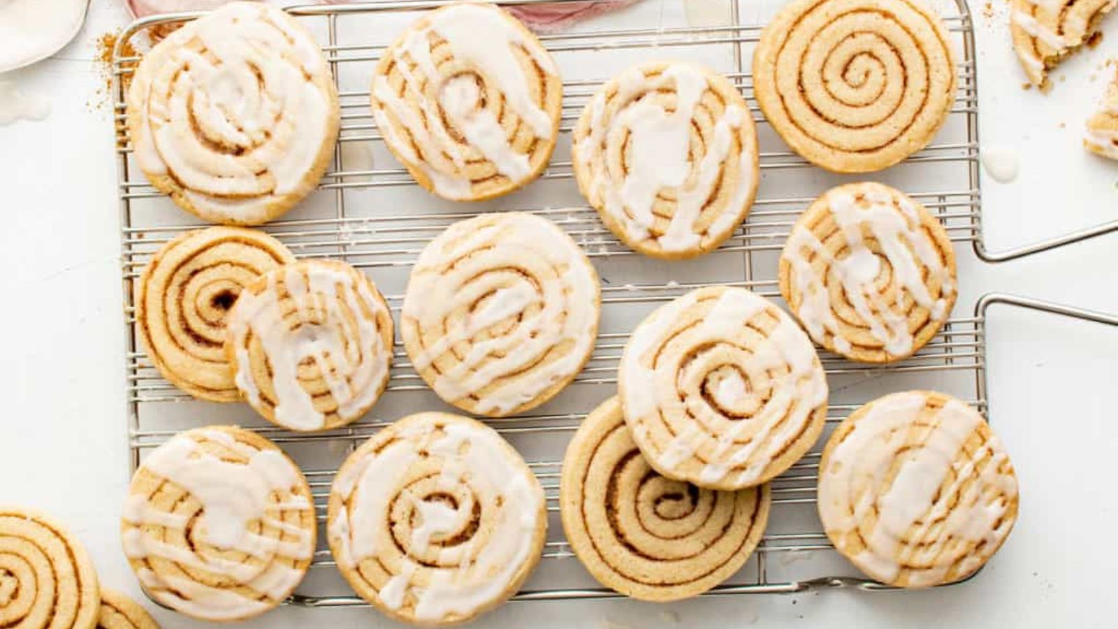 Cinnamon rolls cookies.