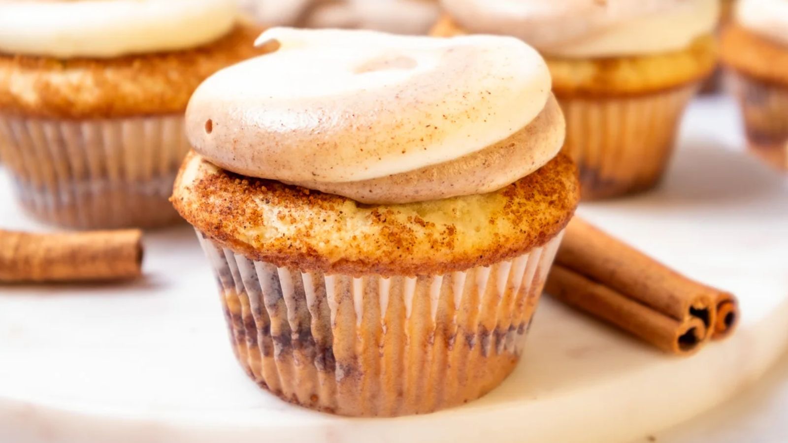 Cupcake with cinnamon.