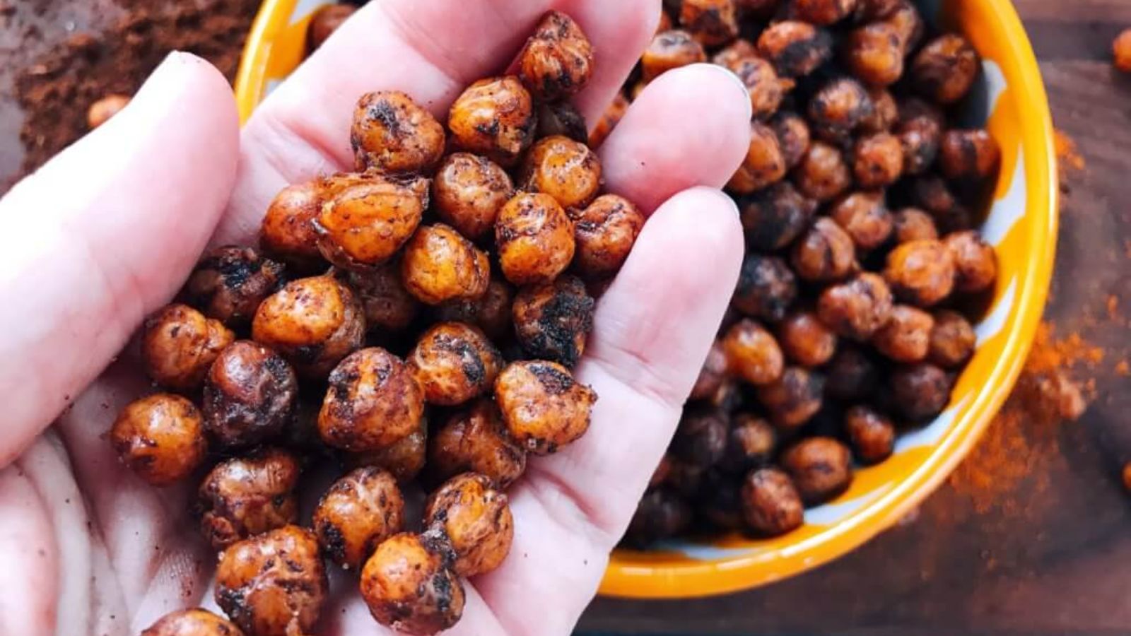 A handful of roasted chickpeas.