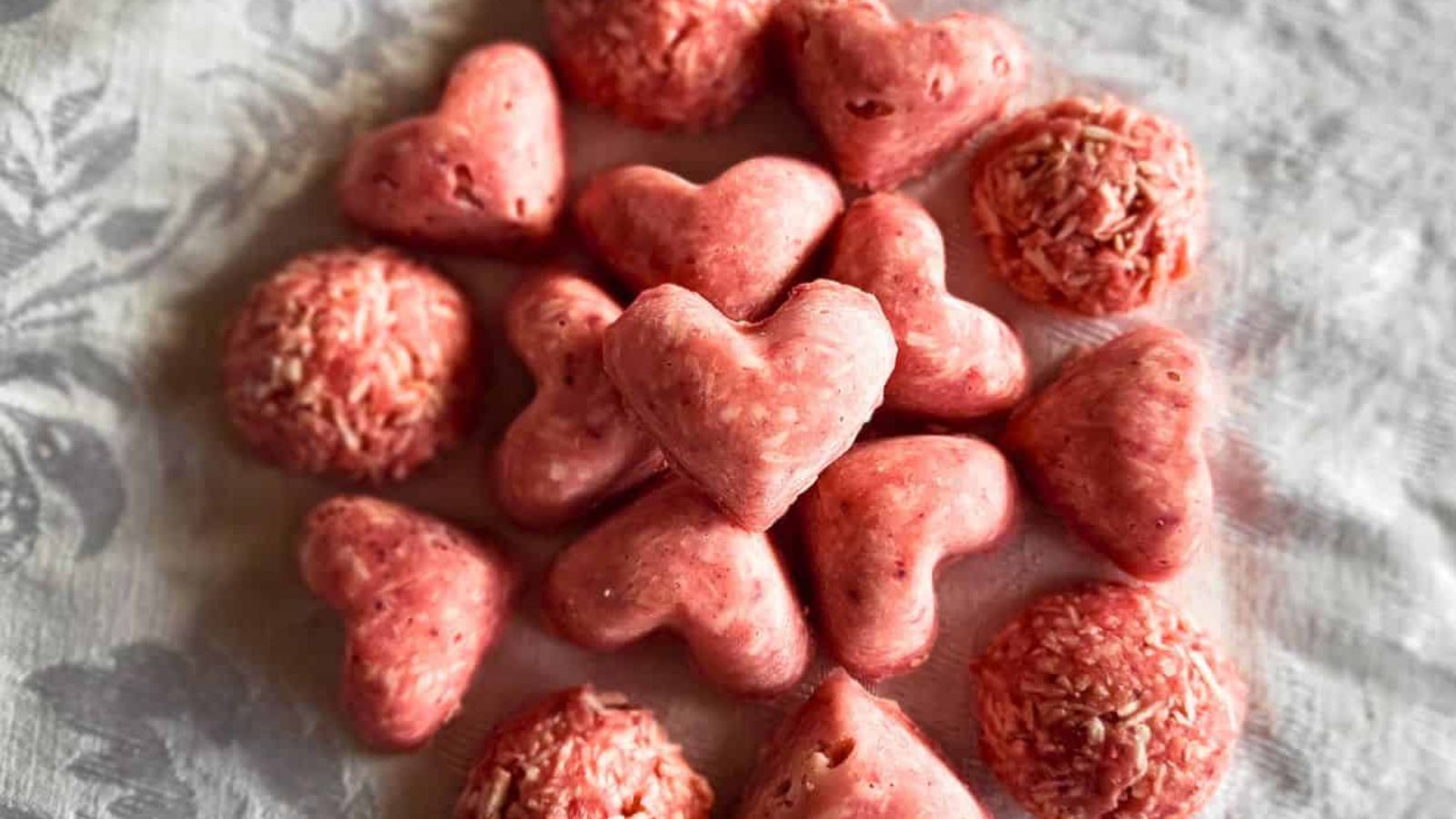 Valentine cookies.