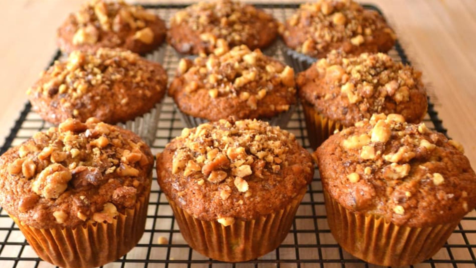 Muffins with nuts.