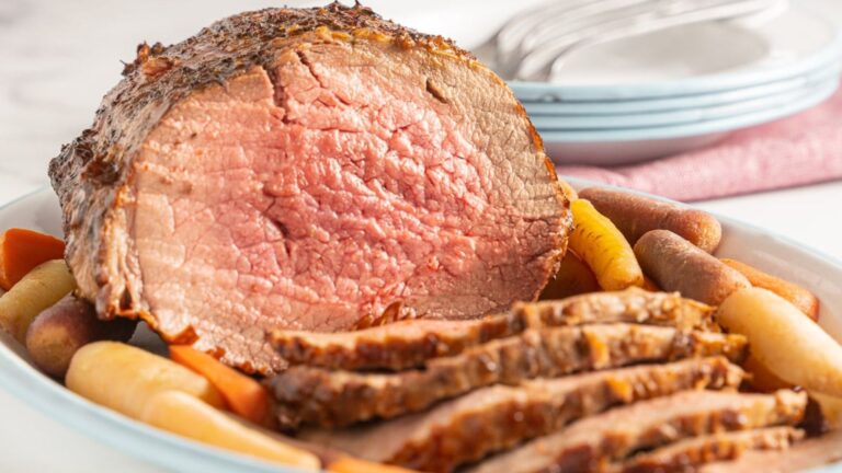 Sliced round pot roas.