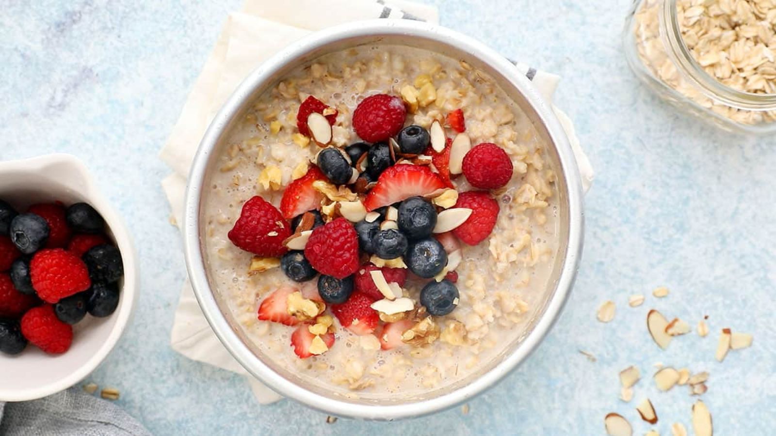 Oatmeal with berries.