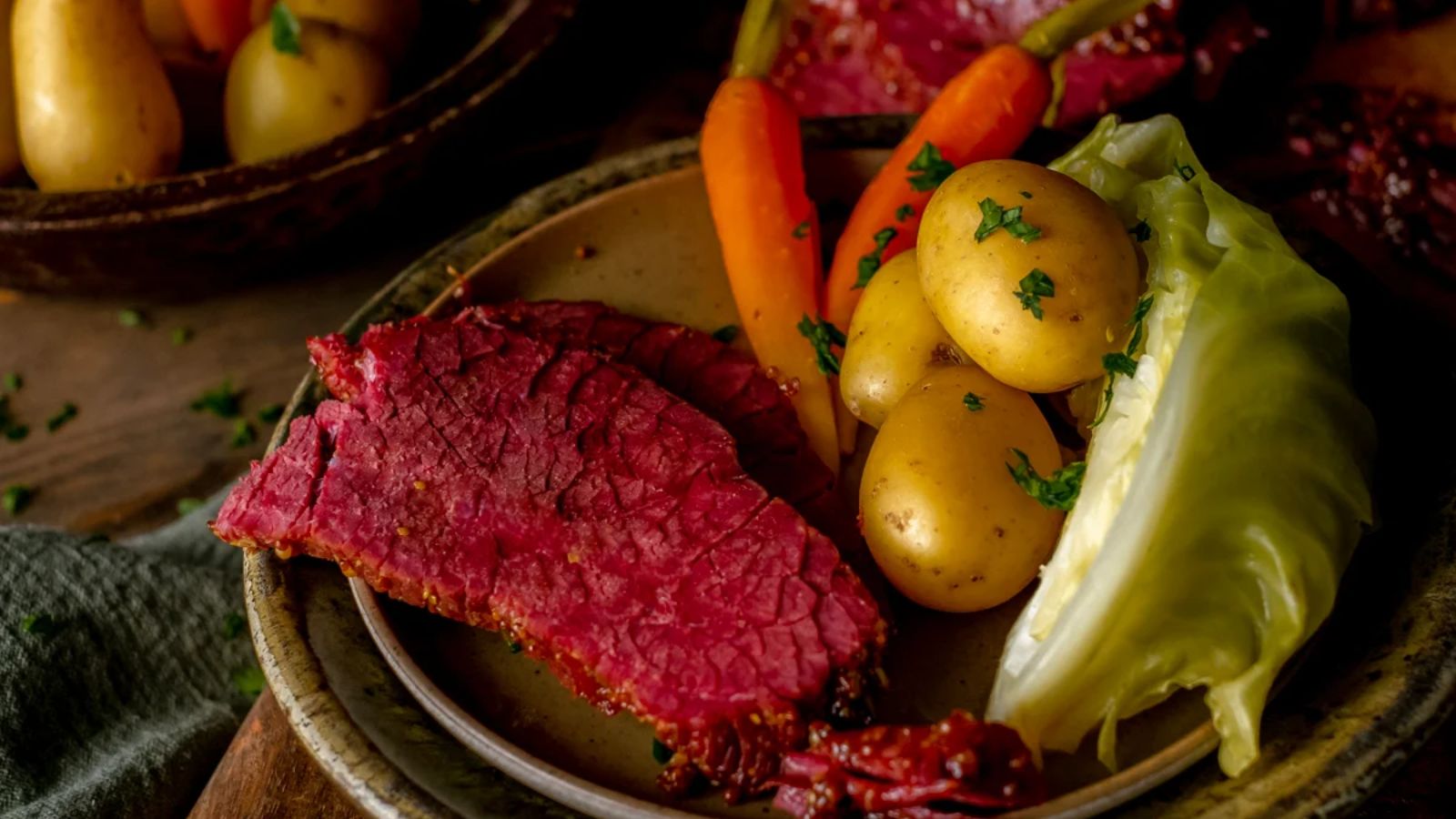 Braised corned beef with vegetables.