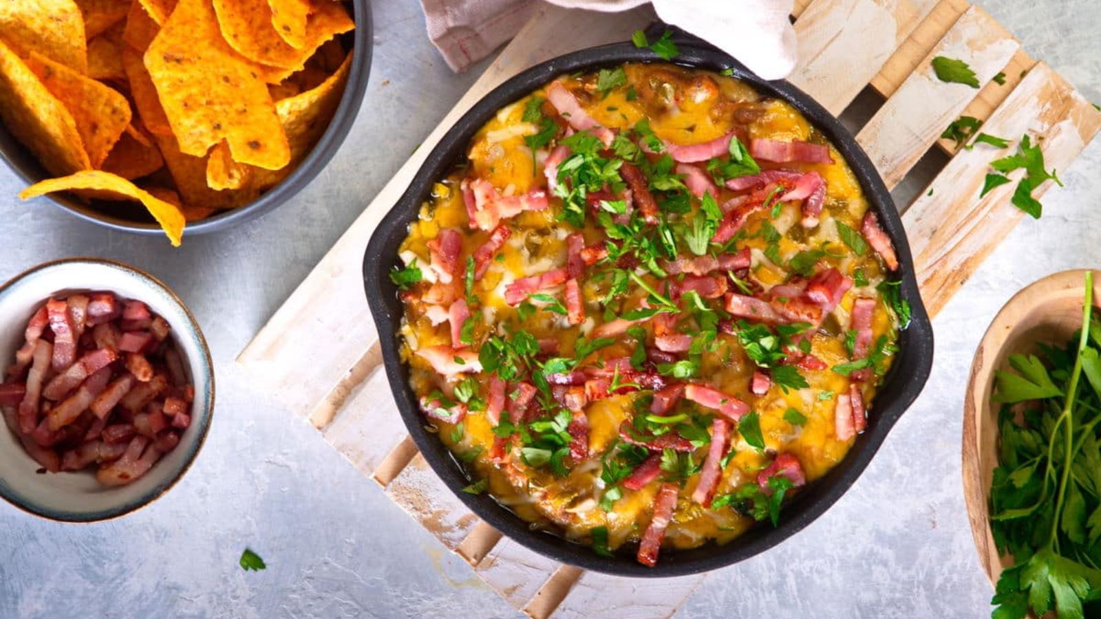 Cheeseburger dip in a bowl.
