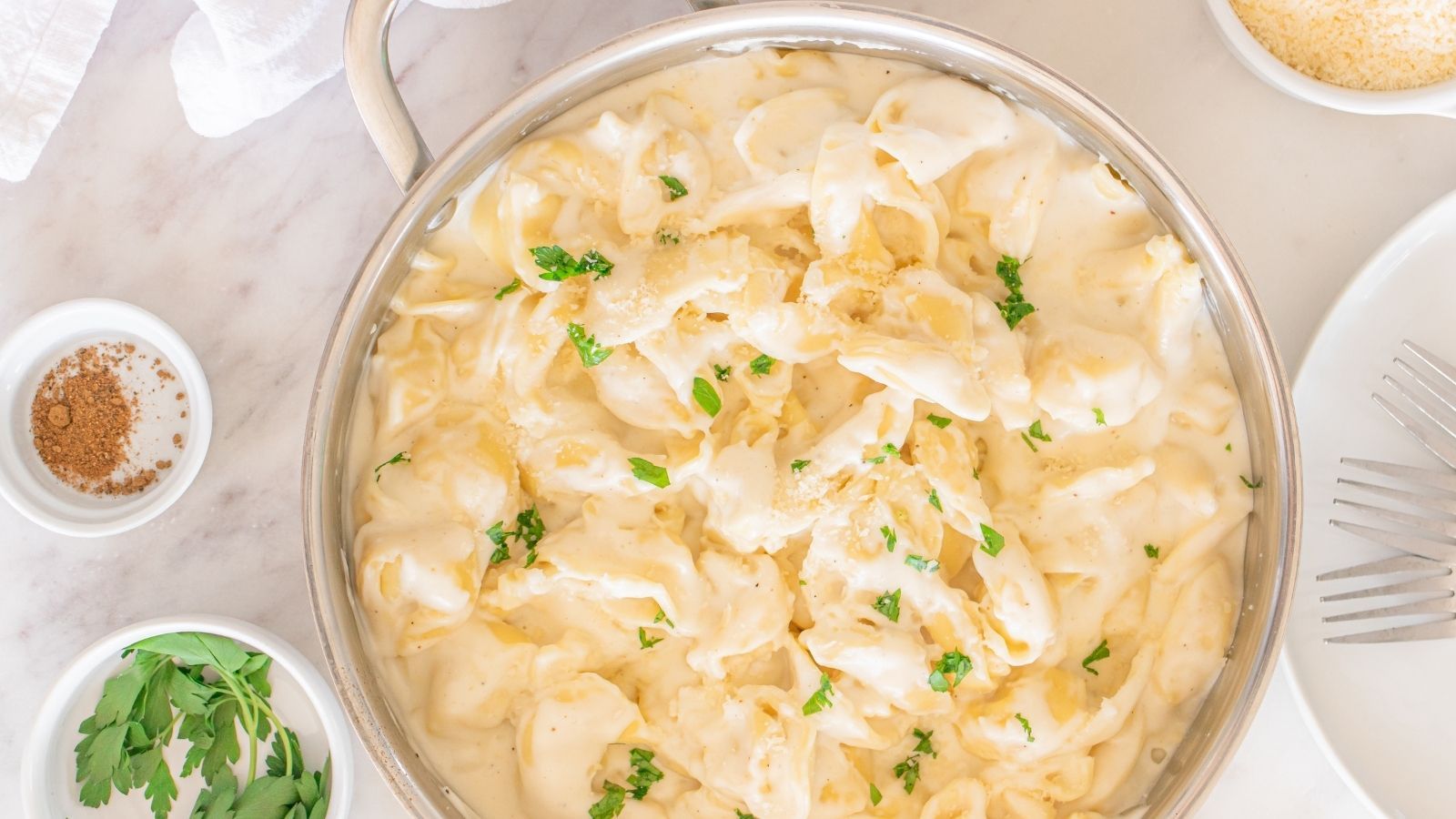 Tortellini alfredo in a pot.