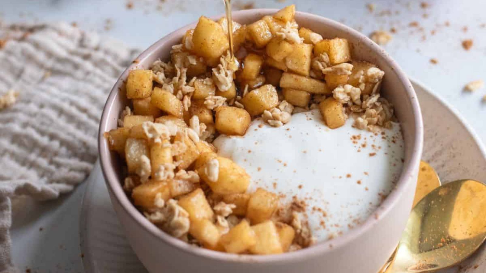 Cinnamon apple cottage cheese in a bowl.
