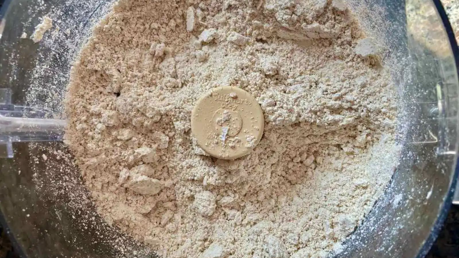 Out flour in a blender.