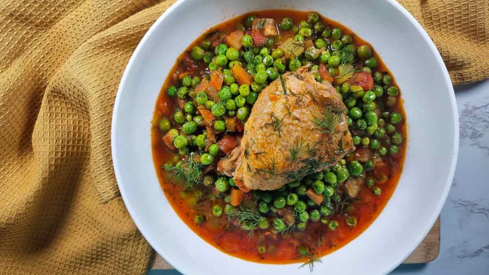 Chicken with peas stew.