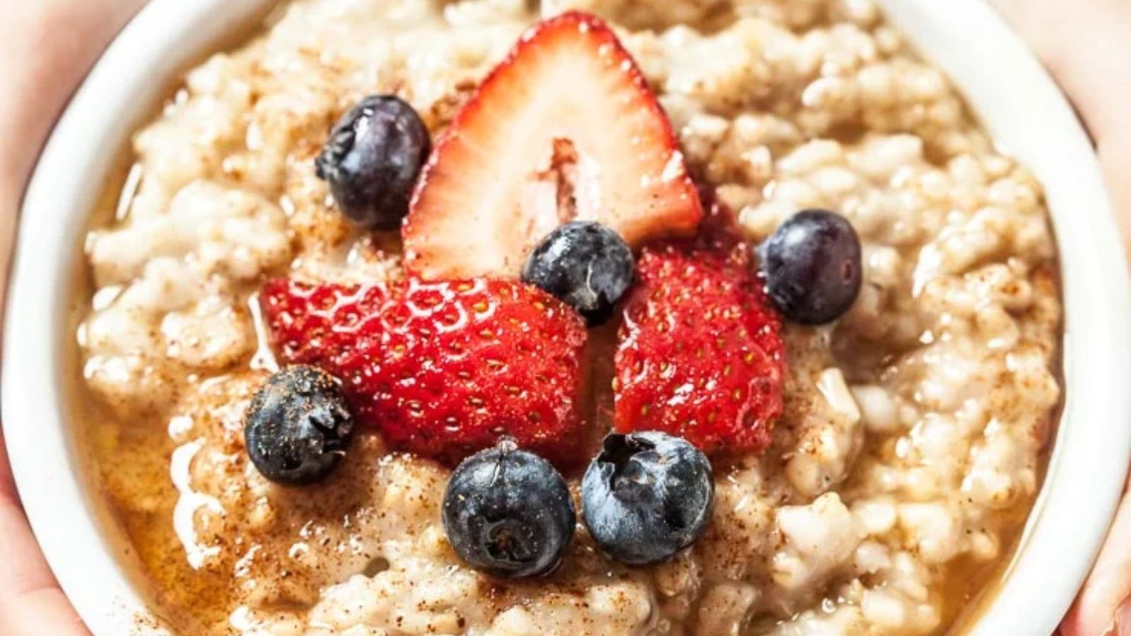 Oatmeal with berries.