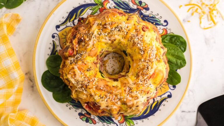 Bundt bake on a plate.