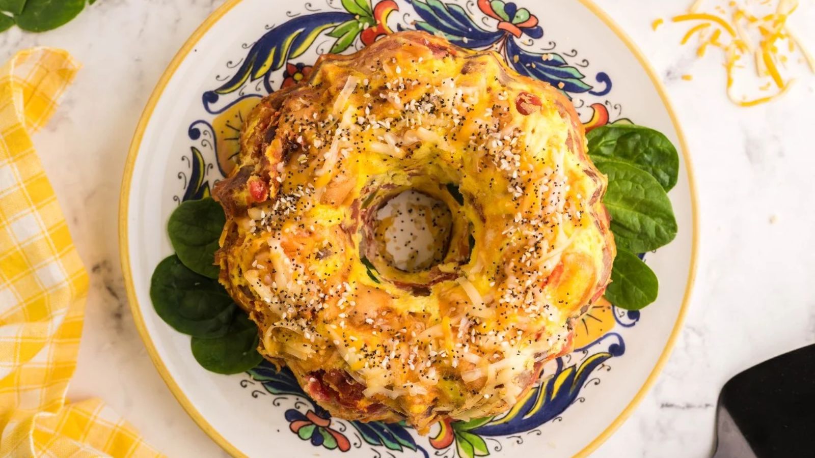 Bundt bake on a plate.