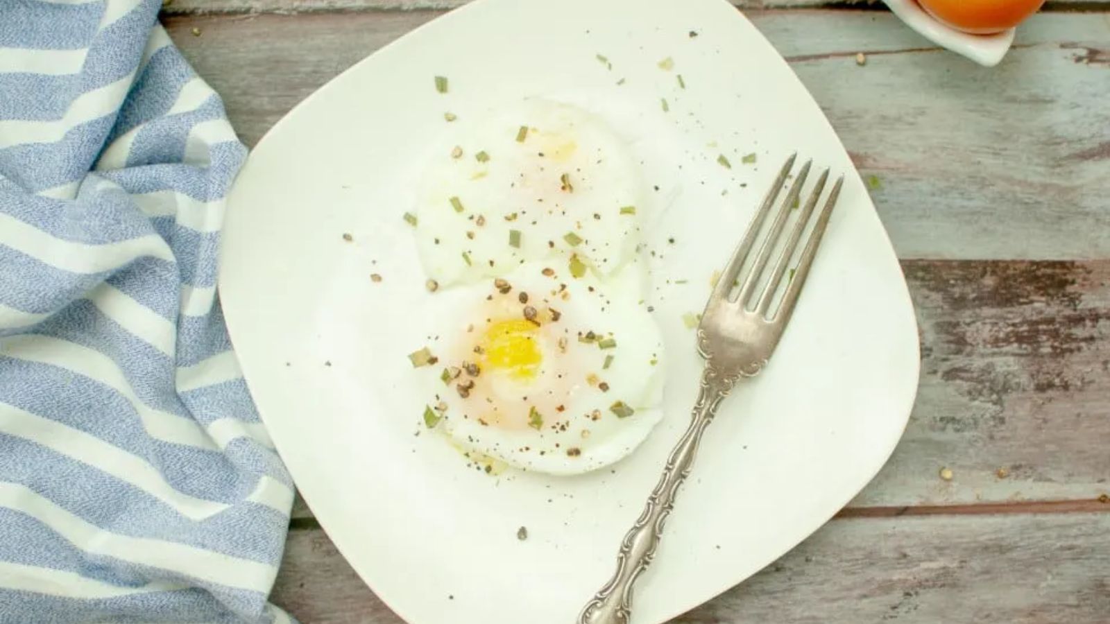 Poached egg on a plate.