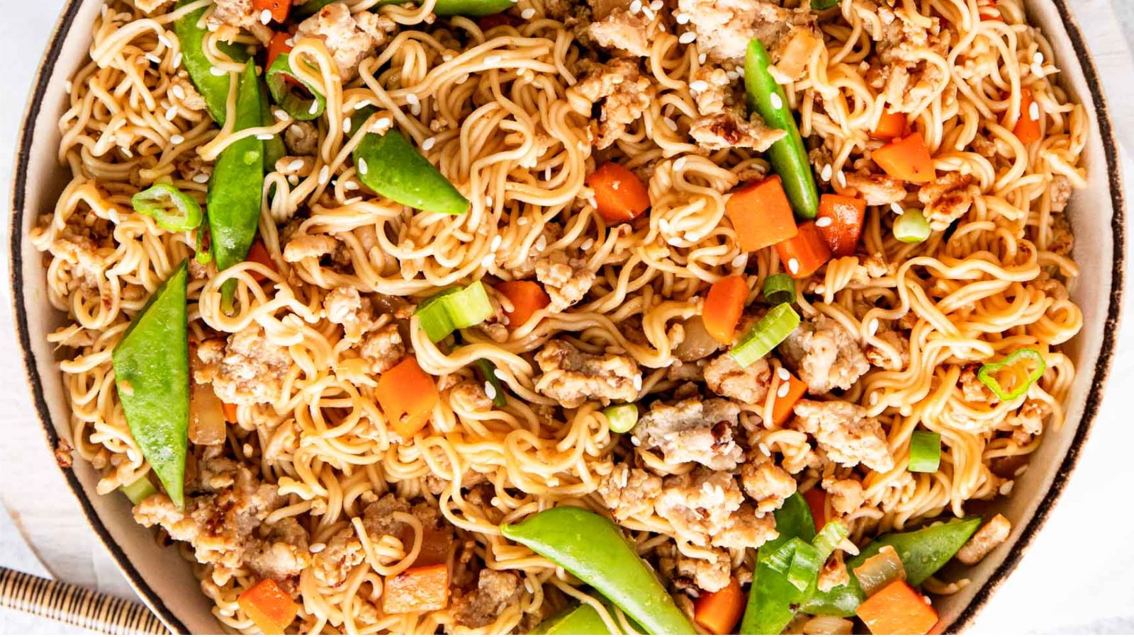 Close up shot of chicken noodles.