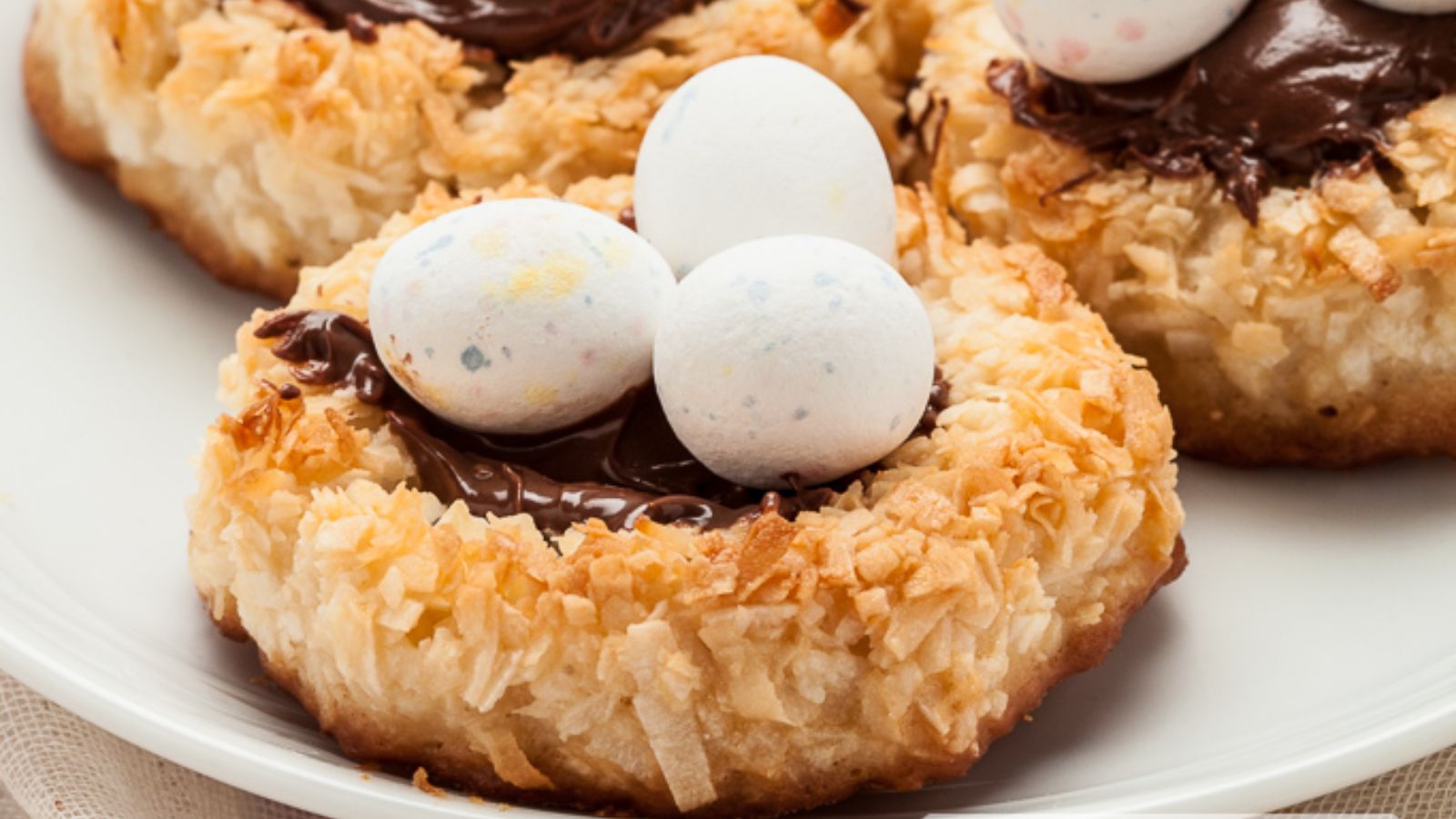 Close up shot of Coconut macaroon nutella nest cookie.