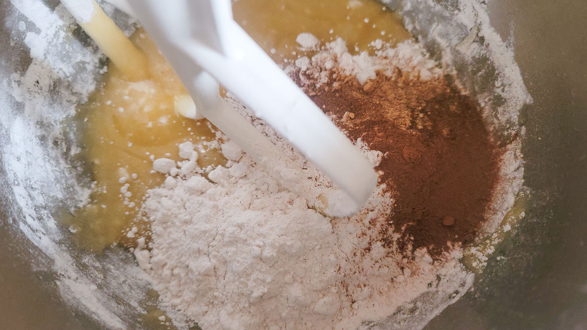 Remaining flour and spices added.